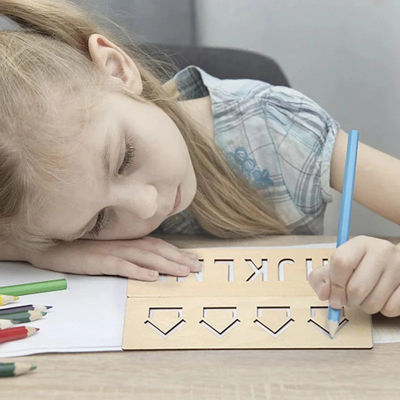 Hölzerne Buchstaben und Zahlen Vorlagen zum Schreiben Lernen