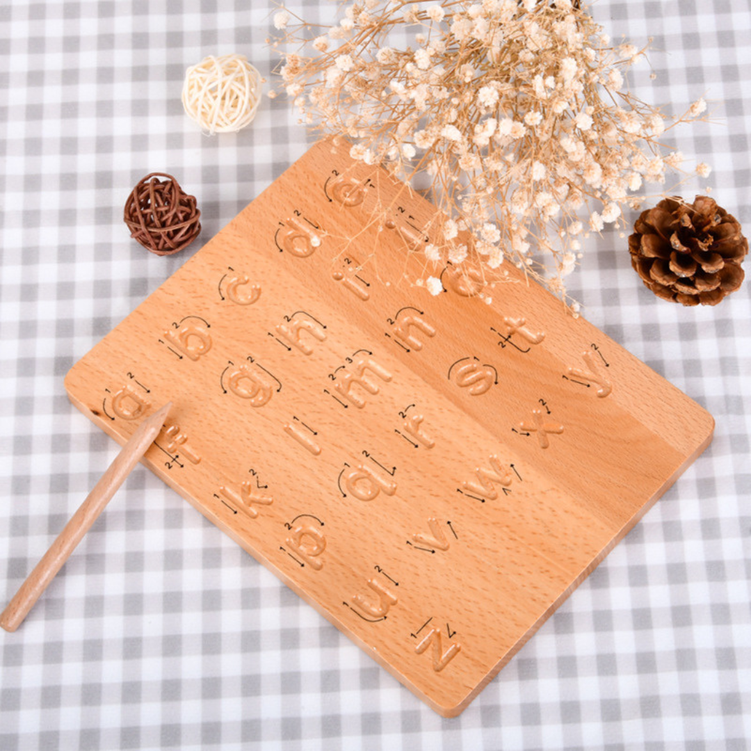 Buchstaben Tafel aus Holz zum Schreiben Lernen