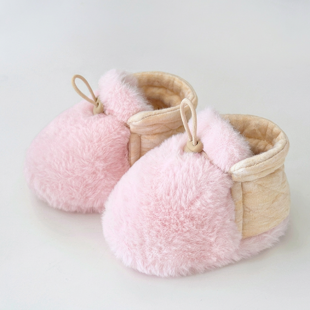 Warme & gemütliche Baby-Booties aus Baumwolle mit Fleecefutter und weichen Sohlen