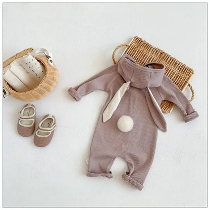 Kuscheliger Hasen-Baby-Strampler