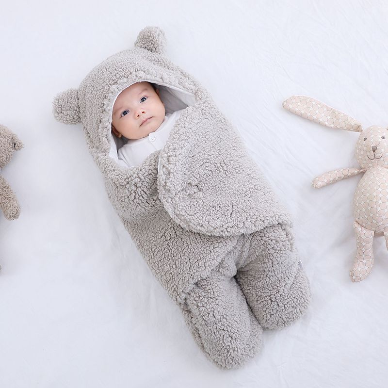 Baby Decke und Schlafanzug im Bärendesign