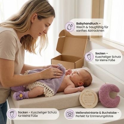 Baby Pflege Geschenkbox – Handtuch, Socken oder Haarband & Badebürste für Neugeborene