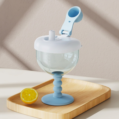 Auslaufsicherer Baby-Trinklernbecher mit Strohhalm