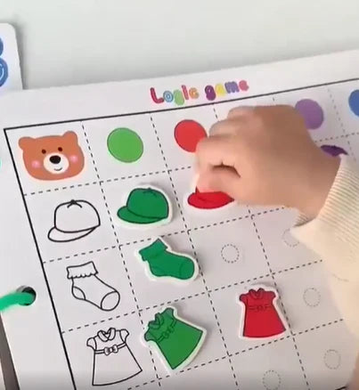 Kognitive Fähigkeiten entwickeln - Velcro Aktivitätsbuch