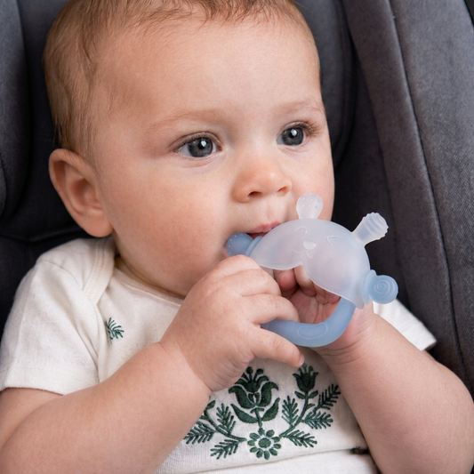 Hasen-Baby-Beißhandschuh – Weicher, BPA-freier Silikon-Beißring mit Anti-Fall-Handgelenkband (3–18 Monate)