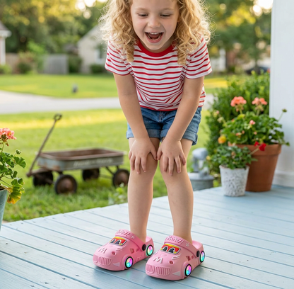 Leuchtende Auto-Kinderslipper – Badeschlappen mit rutschfester Sohle