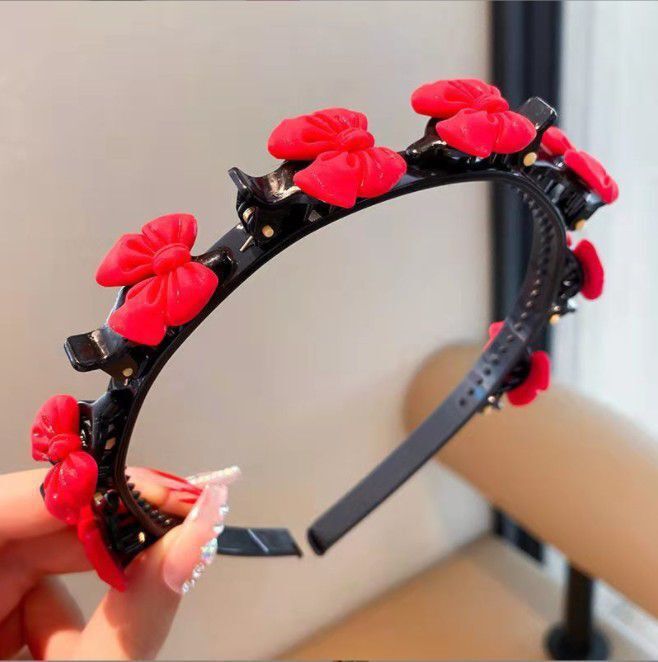 Niedliche Haarclips & Haarbänder für Mädchen mit Blumen-, Erdbeer- & Regenbogen-Anhängern