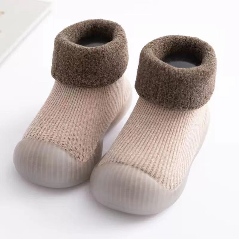 Warme Lauflern-Sockenschuhe für Babys mit weichen rutschfesten Sohlen