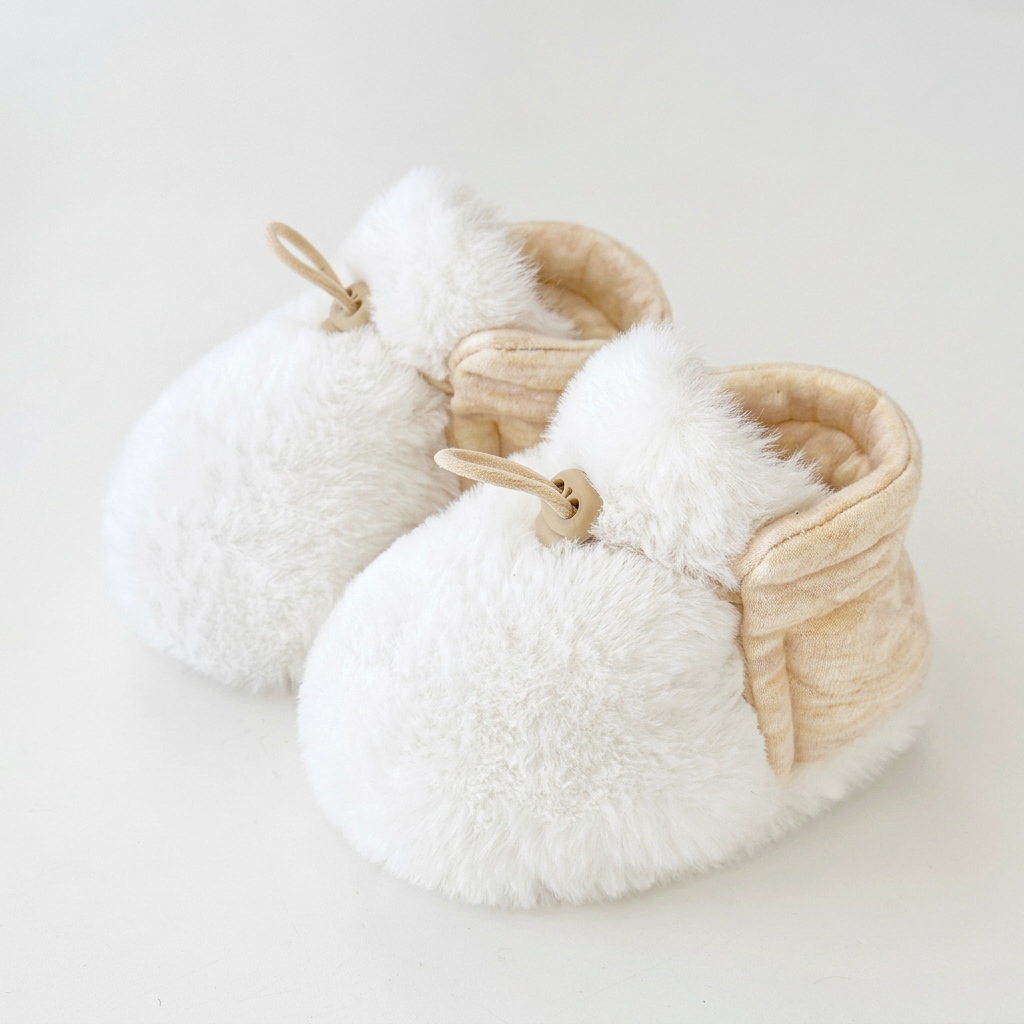 Warme & gemütliche Baby-Booties aus Baumwolle mit Fleecefutter und weichen Sohlen