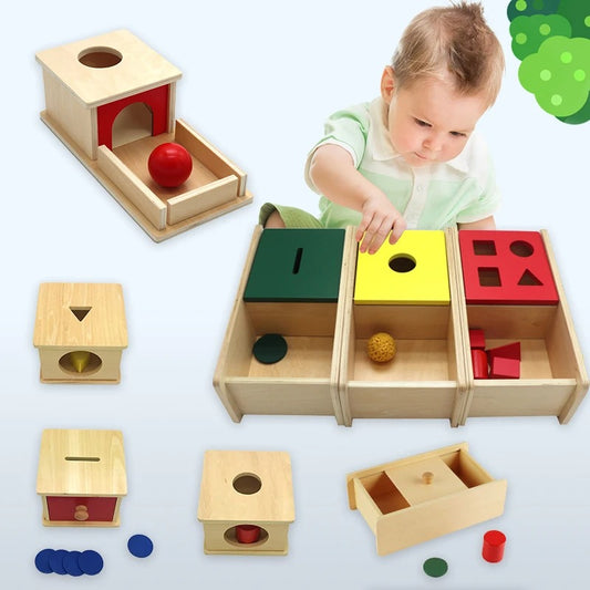 Montessori Holzbox mit Ball für Kleinkinder